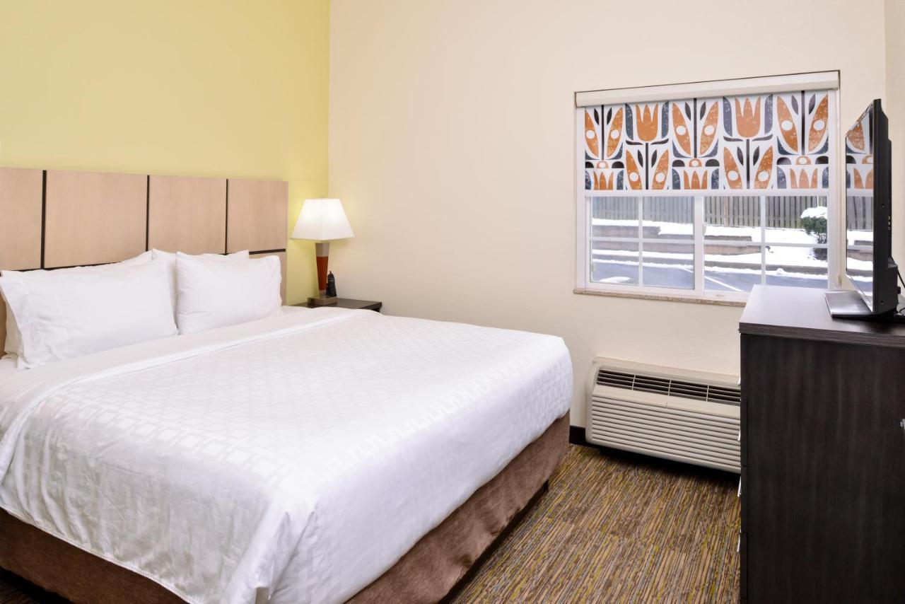Candlewood Suites Winchester By Ihg Exterior foto