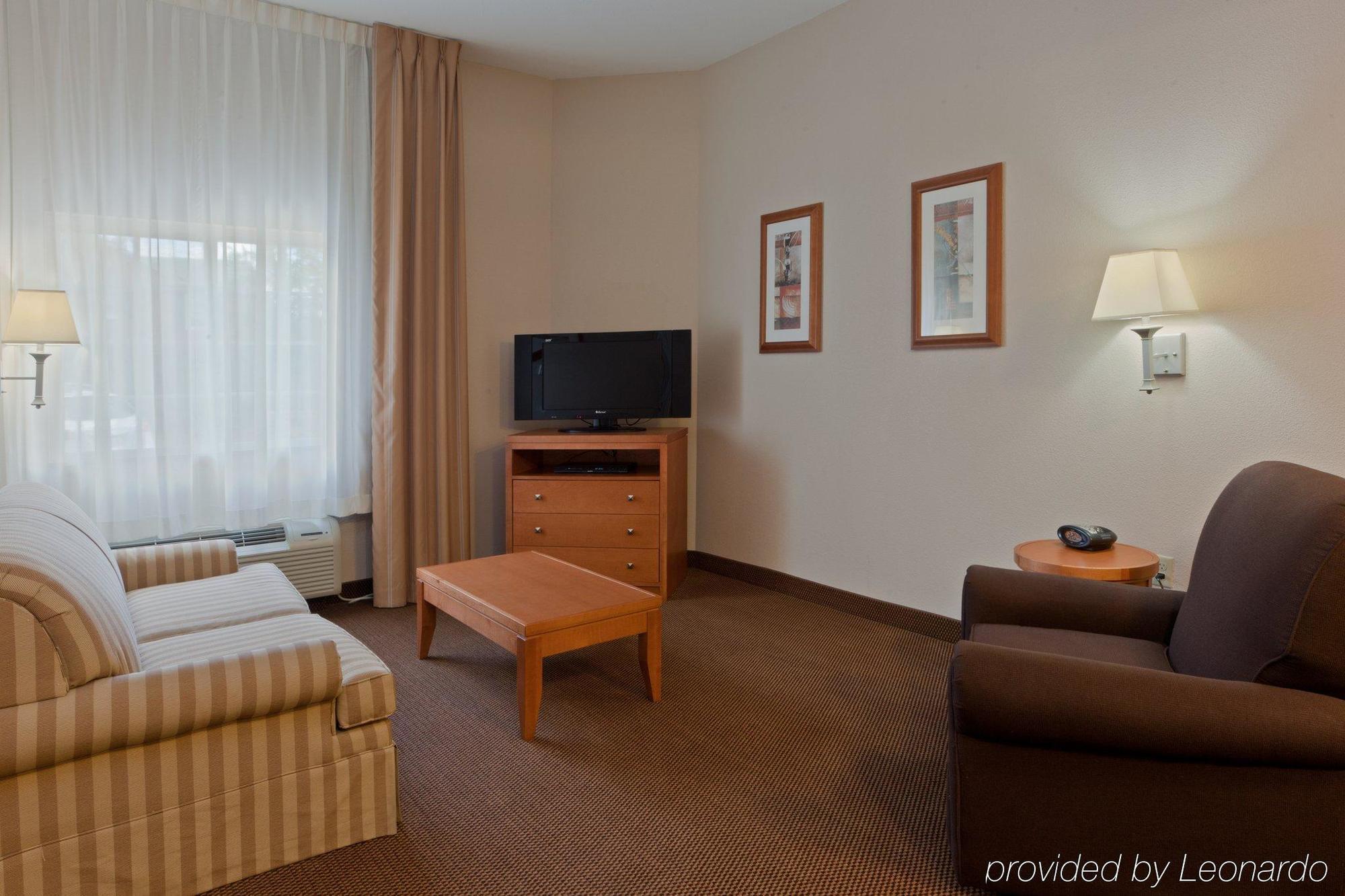Candlewood Suites Winchester By Ihg Exterior foto