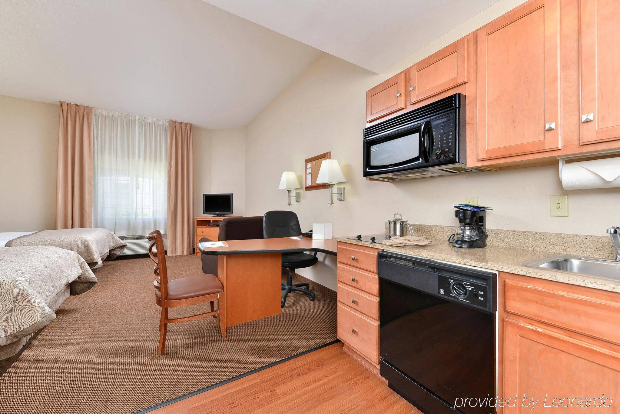 Candlewood Suites Winchester By Ihg Exterior foto