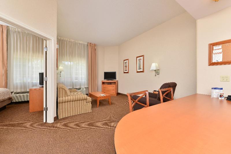 Candlewood Suites Winchester By Ihg Exterior foto