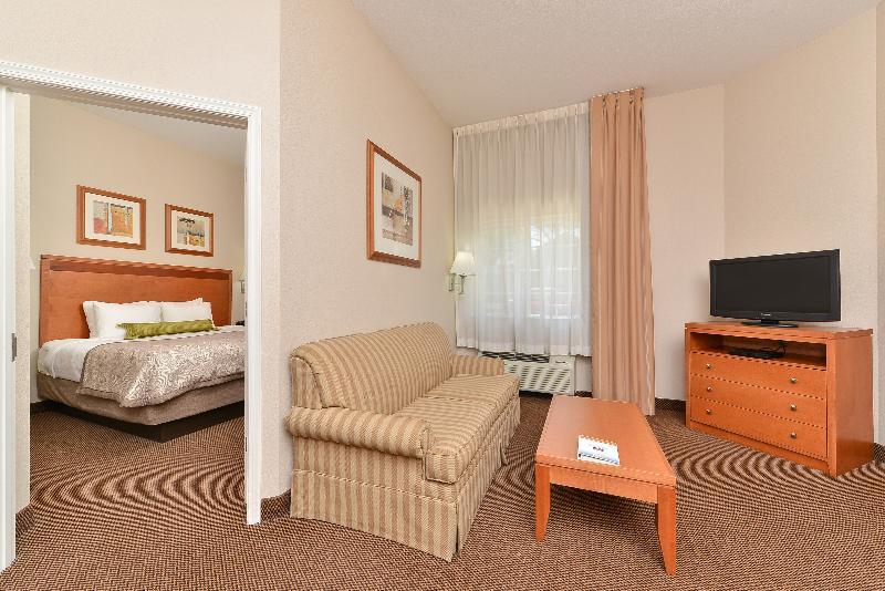 Candlewood Suites Winchester By Ihg Exterior foto